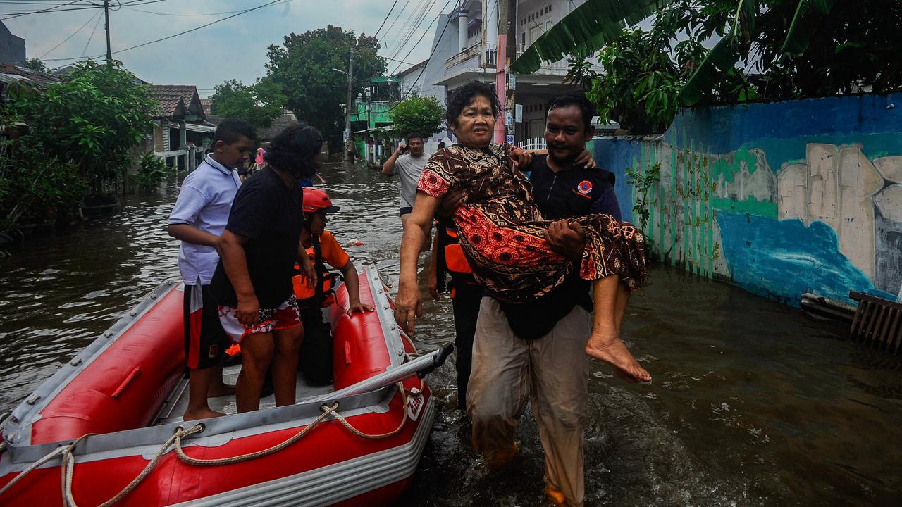 Banjir rendam Perumahan Taman Mangu Indah di Tangerang Selatan
