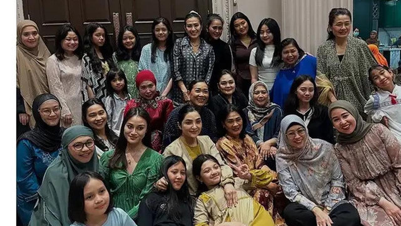 6 Potret Kebersamaan Ashanty dan Liza Natalia di Acara Bukber Bareng Keluarga Besar