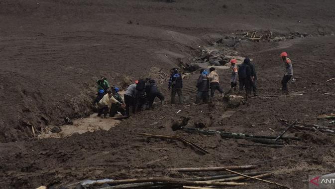 Banjir Bandang dan Longsor Terjang Bandung Barat, 7 Orang Meninggal dan 114 Korban Lain Hilang