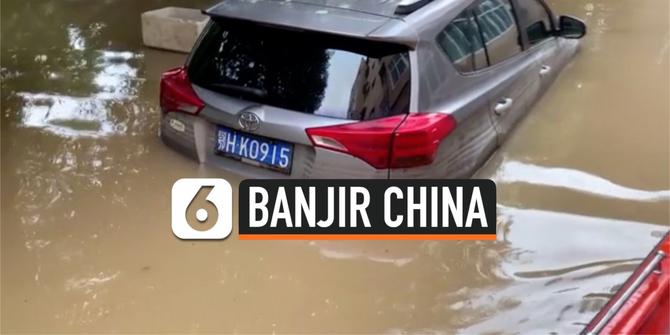 VIDEO: Banjir Hebat Genangi China, Mobil Hampir Tenggelam