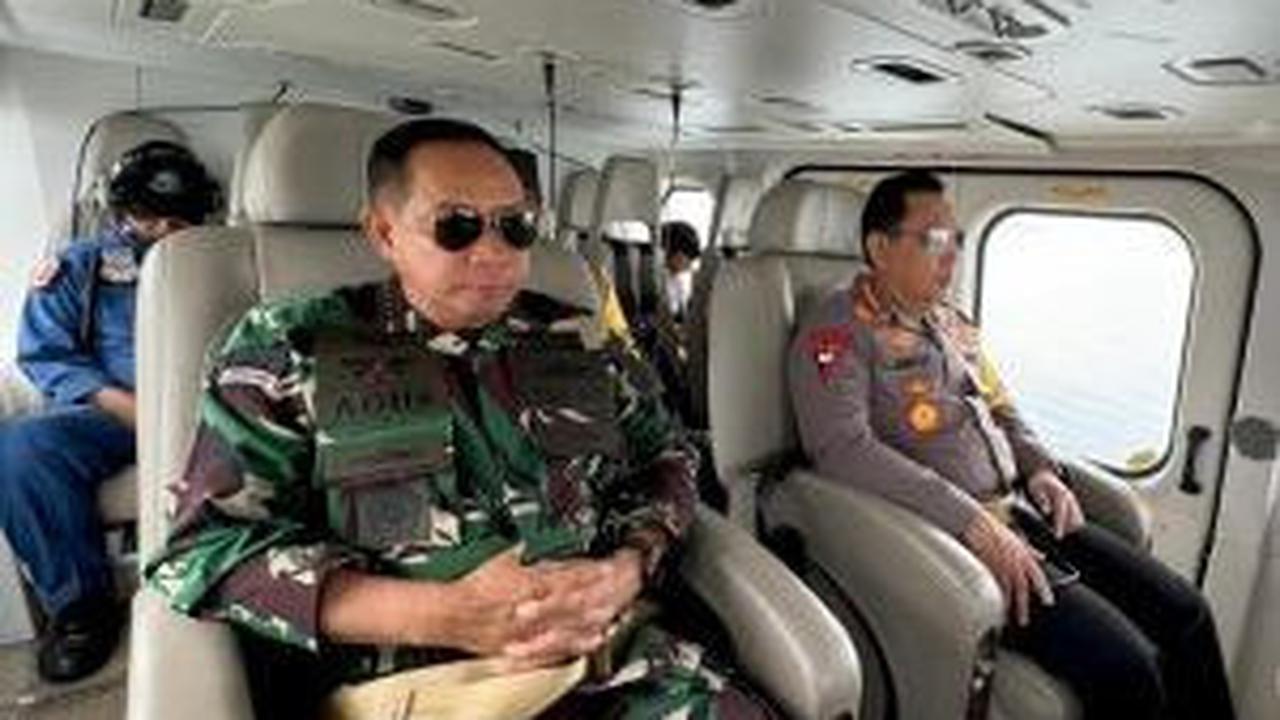 Dalam video yang dibagikan, terlihat Listyo dan Agus duduk berdampingan di dalam helikopter.