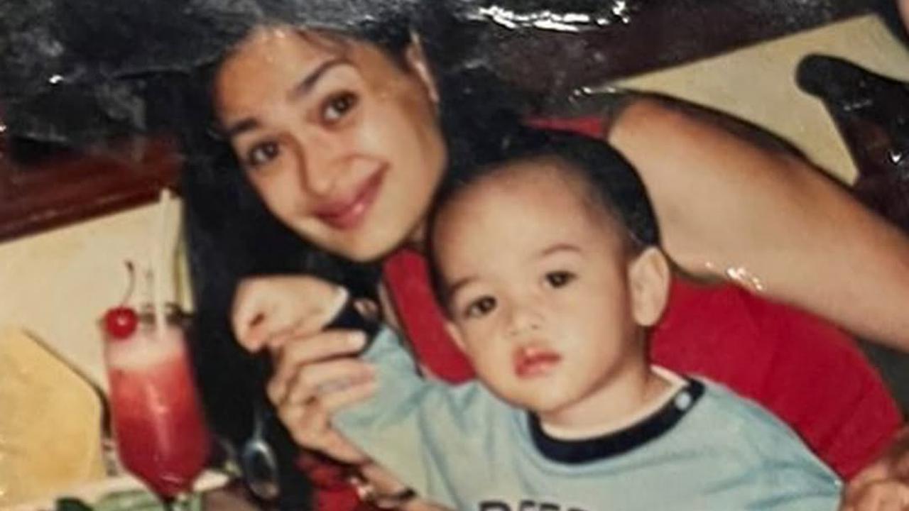 7 Potret Masa Kecil Jeje Soekarno Bersama Sang Ibu, Salfok Dibandingkan Sekarang Donna Harun Tak Banyak Perubahan