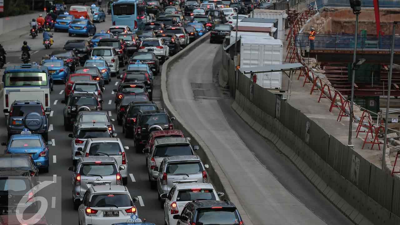 Studi: Truk Jadi Kontributor Terbesar Polutan di Jakarta dan Sepeda Motor Penyumbang Emisi Karbon Monoksida