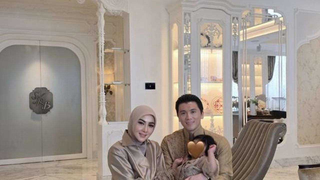 6 Potret Ruang Tamu Rumah Syahrini di Jakarta, Nuansa Mewah Elegan yang Sangat Terasa