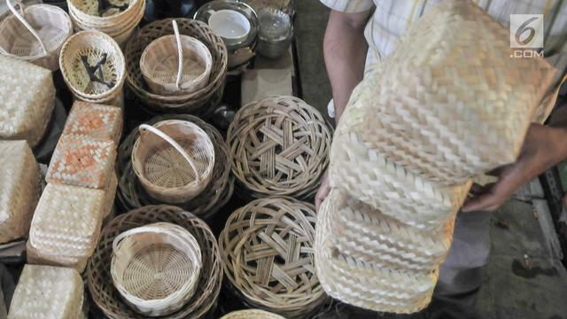 Pasar Jaya Sediakan Besek Bambu untuk Daging Kurban