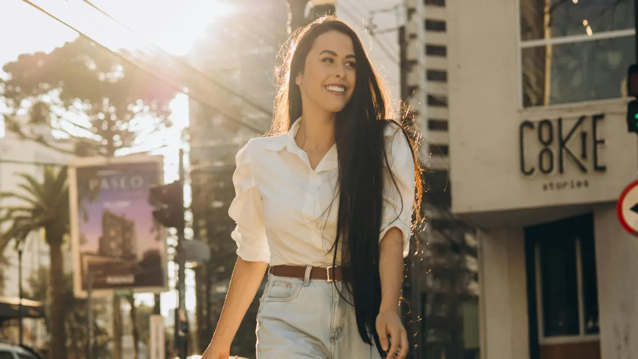 wanita september confident walking