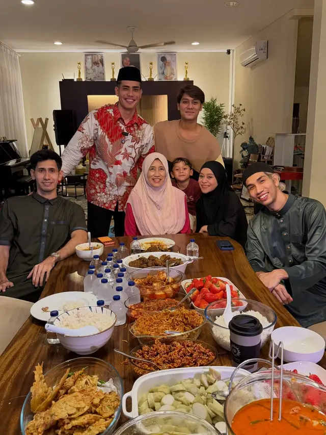 9 Potret Artis Buka Puasa Bersama 2026 Paling Hangat, Penuh Kebersamaan