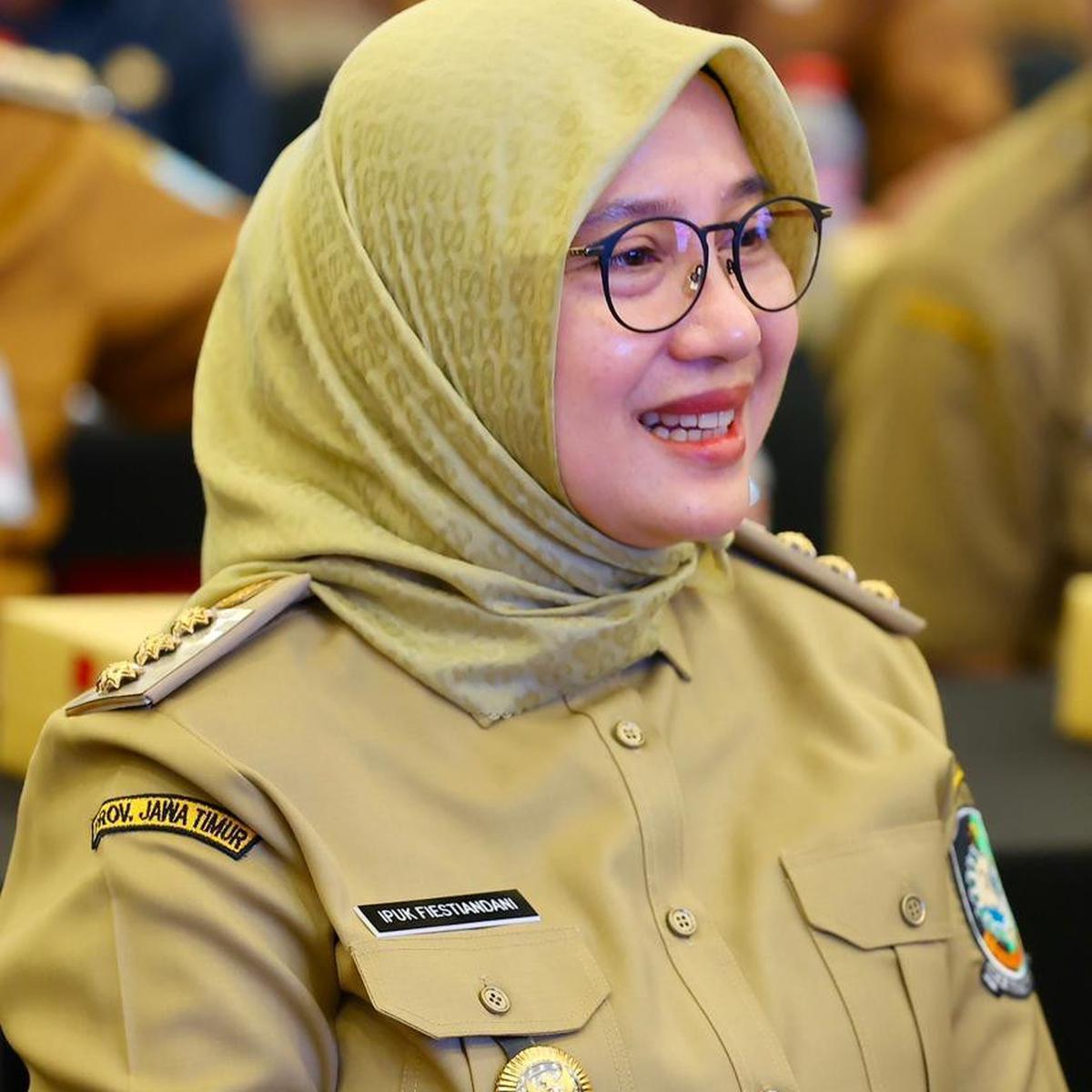 Bupati Ipuk Beri Program Beasiswa Pendidikan.
