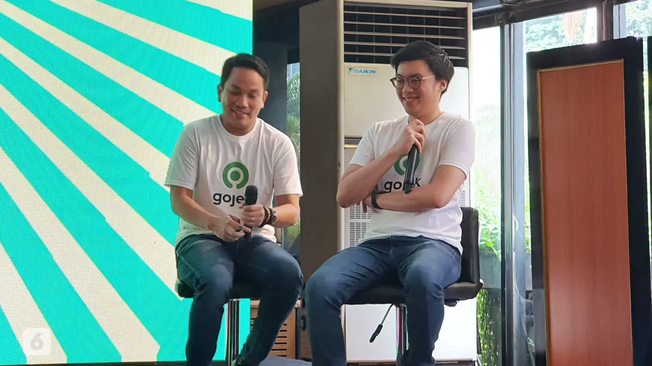 Co-CEO Gojek Indonesia Andre Soelistyo (kiri) dan Kevin Aluwi (kanan)
