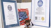 Saking kecilnya, ia dinobatkan menjadi anjing terkecil di dunia oleh Guinness World Records.