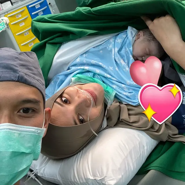 6 Potret Rezky Aditya dan Citra Kirana Bersama Buah Hati, Penuh Kehangatan