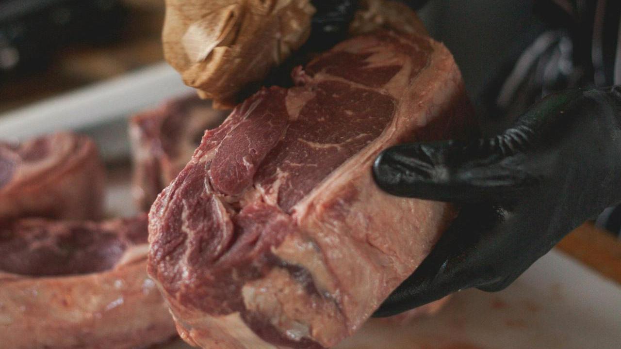 Daging Bebas Bau Belum Tentu Aman, Cek Dulu Ciri Kerusakannya!