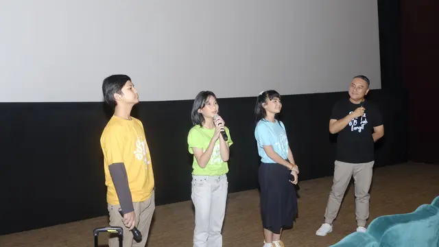 Nobar film Surga Dibawah Langit