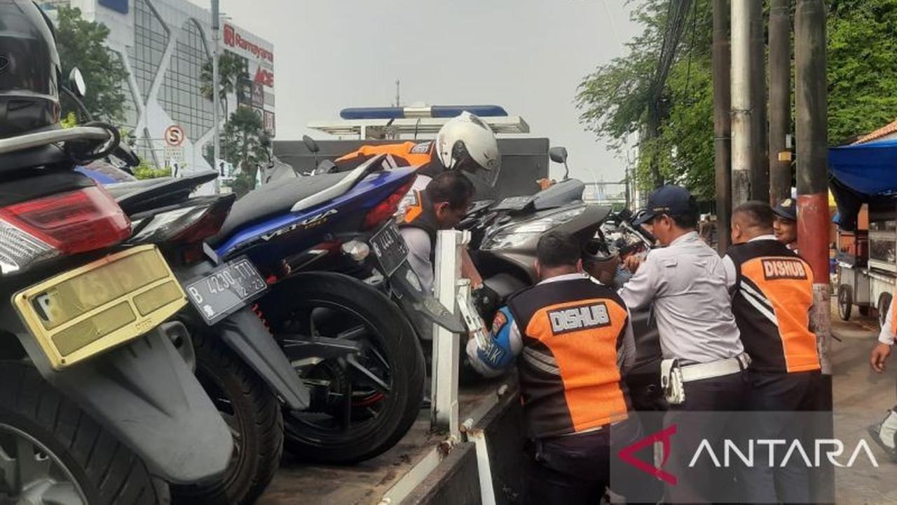 Sudinhub Jaktim Gencarkan Penindakan Parkir Liar di Matraman Raya, Demi Tertib Lalu Lintas