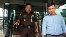 Kepala Kejaksaan Negeri Jakarta Selatan Sarjono Turin usai bertemu pimpinan KPK di Jakarta, (16/8). Ia meminta bantuan dalam kasus penjualan asset berupa tanah milik Pemprov DKI Jakarta yang berada di kawasan Permata Hijau. (Liputan6.com/ Helmi Affandi )