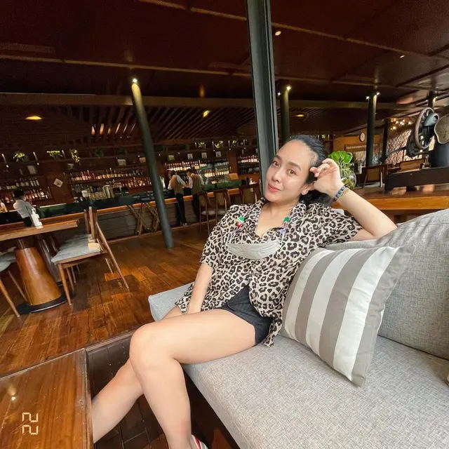 6 Potret Dea Ananda Naik Berat Badan 4 Kg, Akui Bahagia Menyusui Baby Sanne