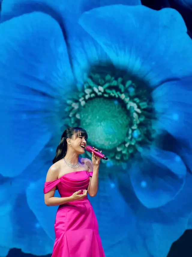 Bak Princess Aurora, Mawar Eva de Jongh Tampil Memesona di Malam Puncak Miss Indonesia 2025