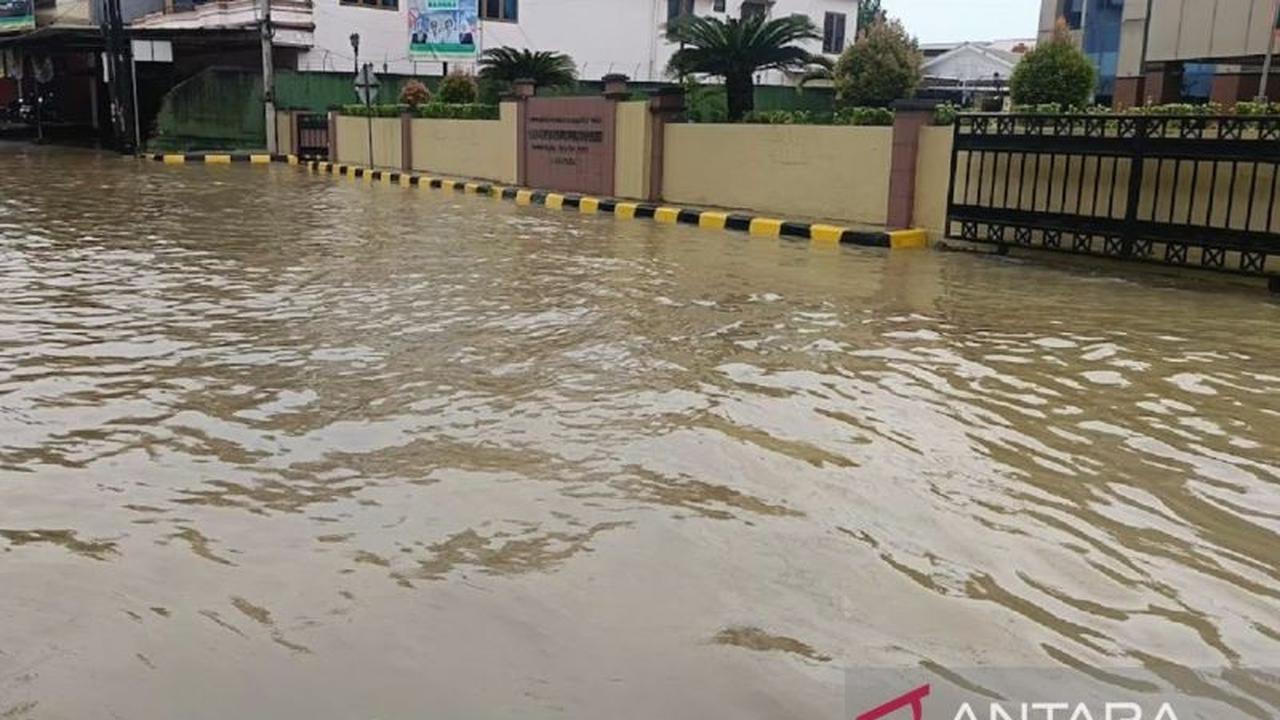 BPBD Samarinda Siagakan Personel Pantau Belasan Titik Banjir Usai Hujan Lebat