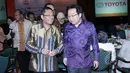 Menteri Perindustrian, Saleh Husin (kiri) terlihat berbincang dengan salah satu peserta disela-sela Seminar Nasional Pembiayaan Investasi di Jakarta, Selasa (5/5/2015). (Liputan6.com/Helmi Afandi)