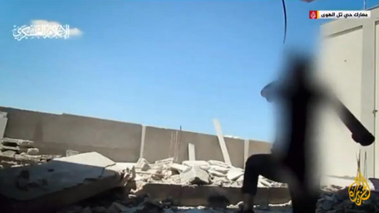 Pejuang Hamas Tembaki Helikopter Israel