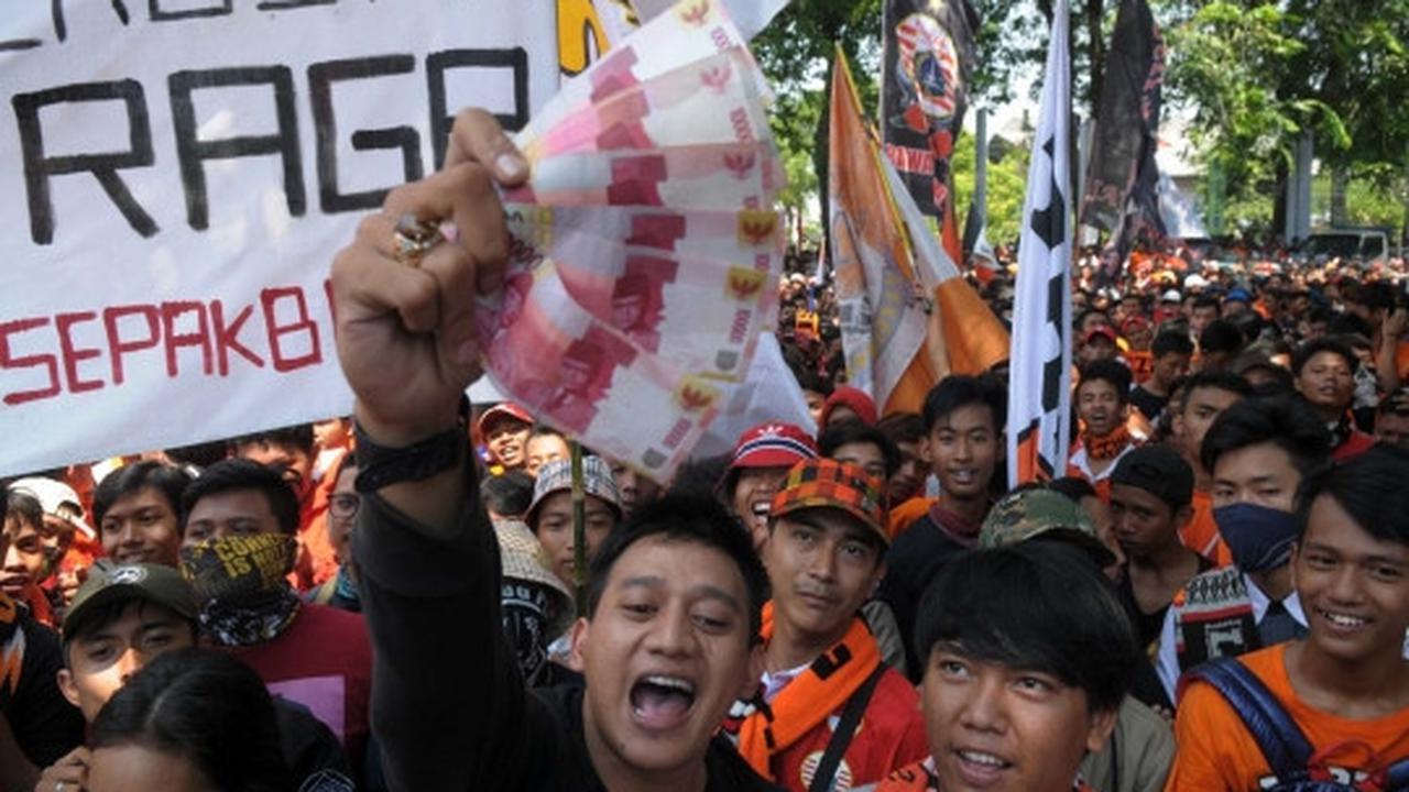 Tuntut pencabutan sanksi PSSI, Jakmania geruduk Kemenpora