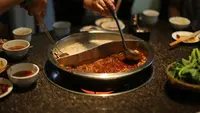 10 Makanan Terpedas di Dunia Versi PepperScale, Ada Kari hingga Mi Kuah Korea