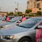 Taksi Merah Jambu Khusus Perempuan Hadir di Mesir (The Guardian)