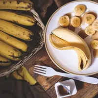 Ilustrasi pisang. Sumber foto: unsplash.com/Eiliv Sonas Aceron.