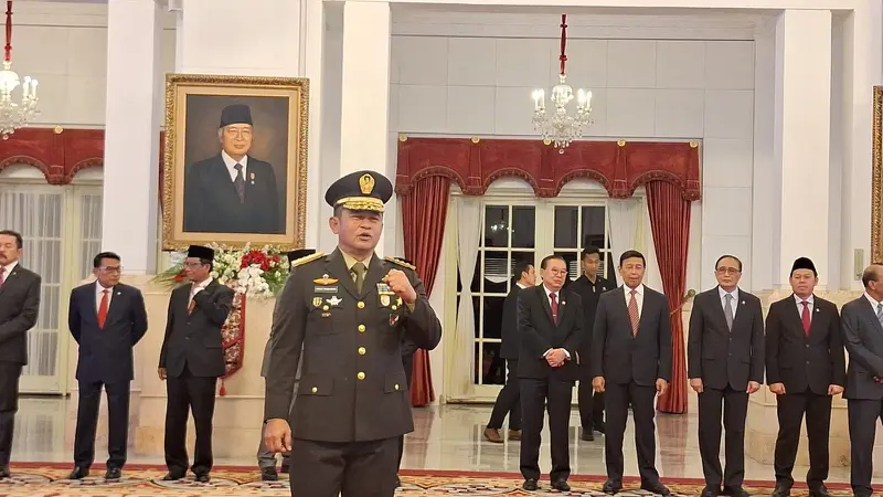 Maruli Simanjuntak dilantik Presiden Jokowi menjadi KSAD di Istana Negara. (Lizsa Egheham/Liputan6.com)