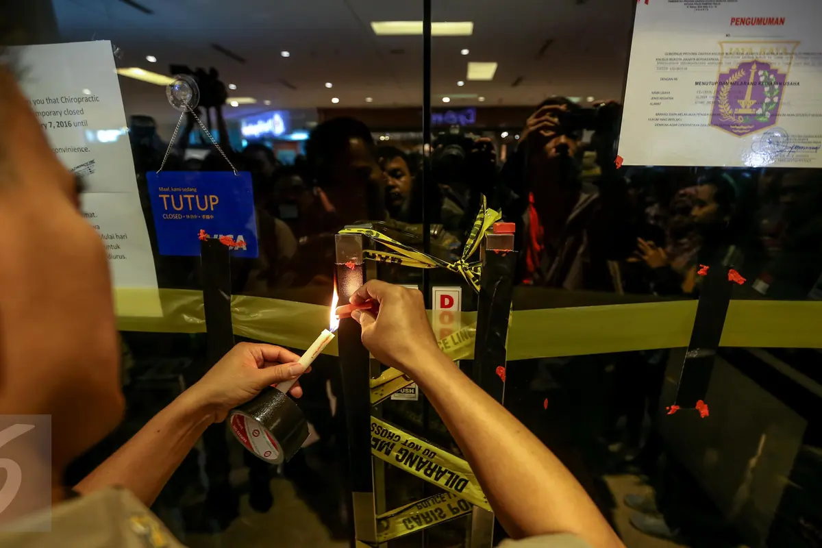 20160113-Didatangi Satpol PP, Klinik Chiropractic First di Grand Indonesia Disegel-Jakarta