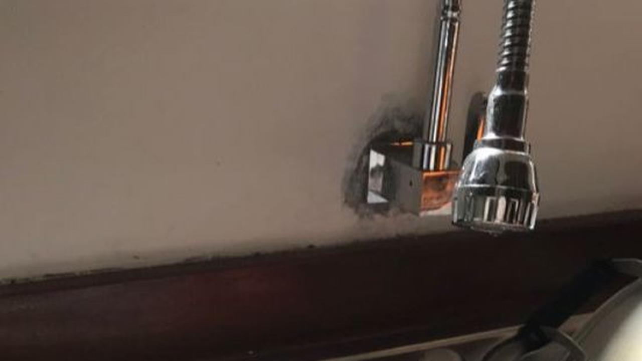 Jangan Menumpuk Piring Kotor di Dapur