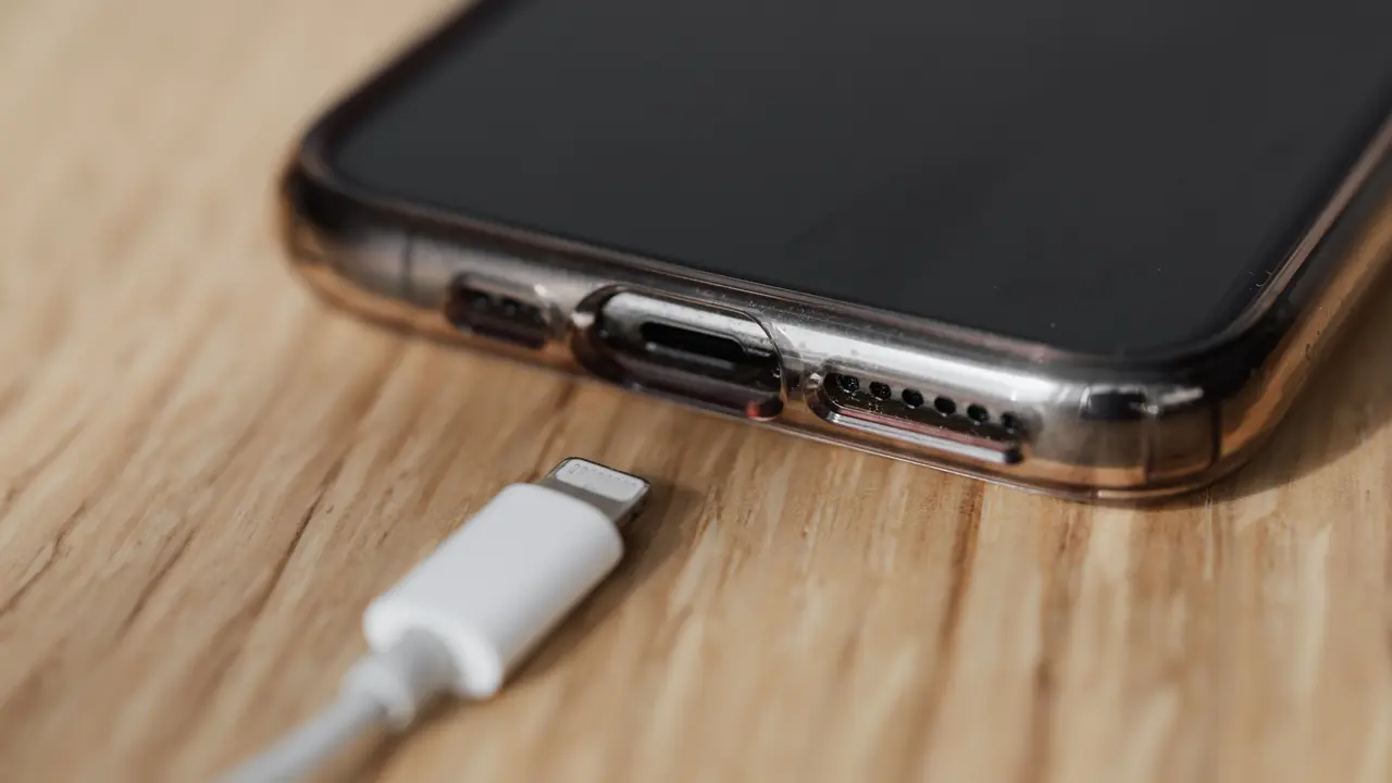 Charger Ponsel