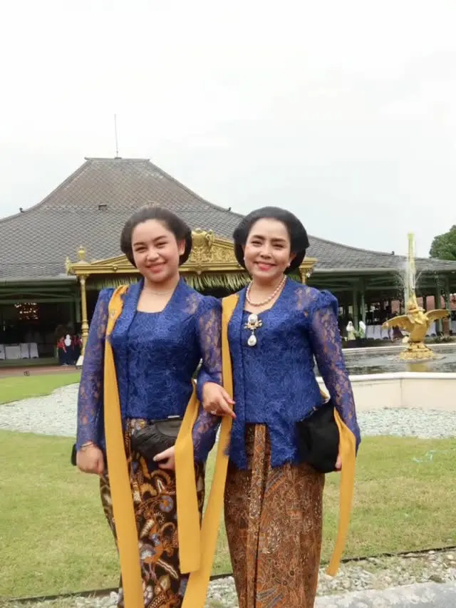 Mayangsari & Khirani Trihatmodjo - instagram.com/mayangsari_official