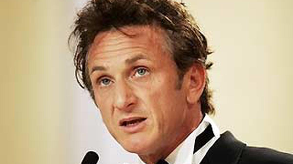 Sean Penn Berterima Kasih Kepada Hugo Chavez Global