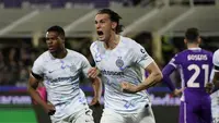 Striker muda Inter Milan, Francesco Pio Esposito merayakan golnya ke gawang Fiorentina, Senin (23/3/2026) (Marco Bucco/LaPresse via AP)