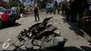 Terlihat sisa potongan tubuh pesawat hercules C-130 di lokasi jatuhnya pesawat di jalan jamin ginting, Medan, Kamis (2/7/2015). Pencarian lanjutan ini untuk melengkapi temuan yang sudah di evakuasi kemarin. (Liputan6.com/Johan Tallo)