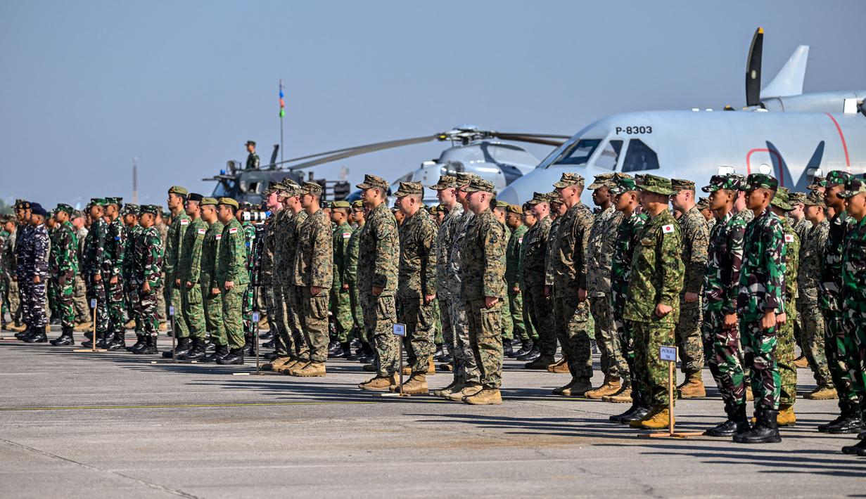 Upacara dibuka dengan melakukan inspeksi pasukan. (JUNI KRISWANTO/AFP)