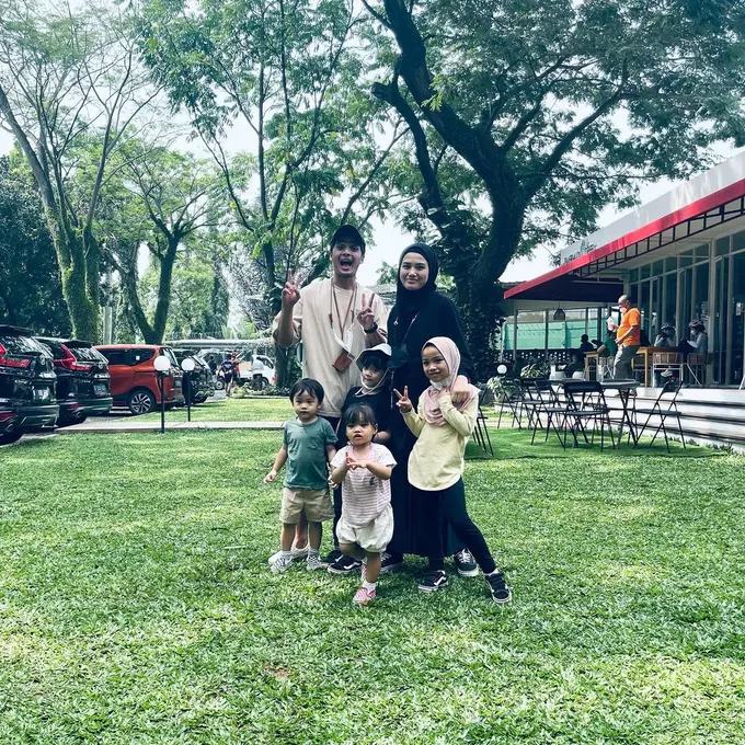 [Fimela] Keluarga Ricky Harun