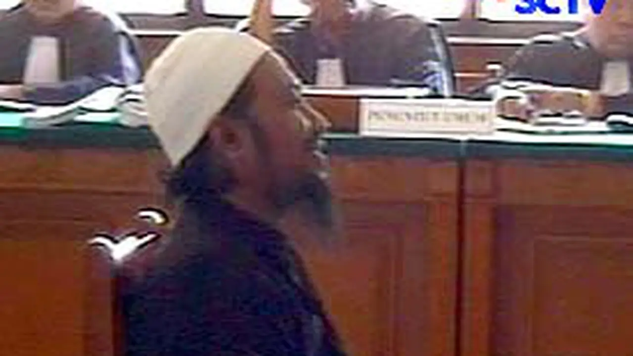 051006asidang_teroris1.jpg