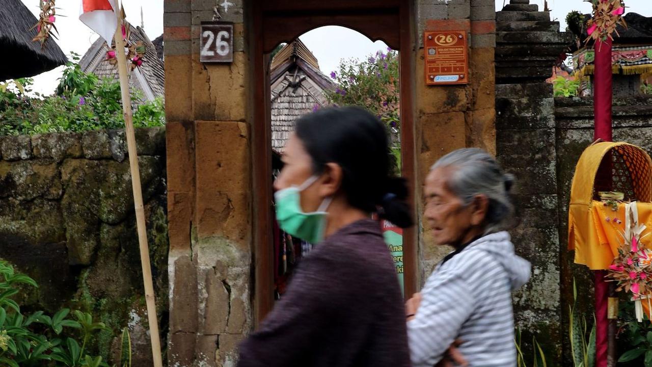 Ketiga wilayah itu yakni, Utama Mandala, Madya Mandala, dan Nista Mandala.