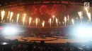 Pertunjukan kembang api saat penutupan Asian Games 2018 di Stadion Utama GBK, Jakarta, Minggu (2/9). (Merdeka.com/Imam Buhori)