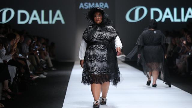 Hitam Putih Koleksi Klasik Nan Elegan Barli Asmara Di Jfw 2020 Lifestyle Liputan6 Com