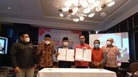 Penandatanganan memorandum of understanding (MoU) antara Bursa Efek Indonesia (BEI) dengan Universitas Nahdlatul Ulama (UNU) Yogyakarta melalui lembaga Center for Sharia Finance and Digital Economy (Shafiec), di Yogyakarta, Jumat (2/9/2022).