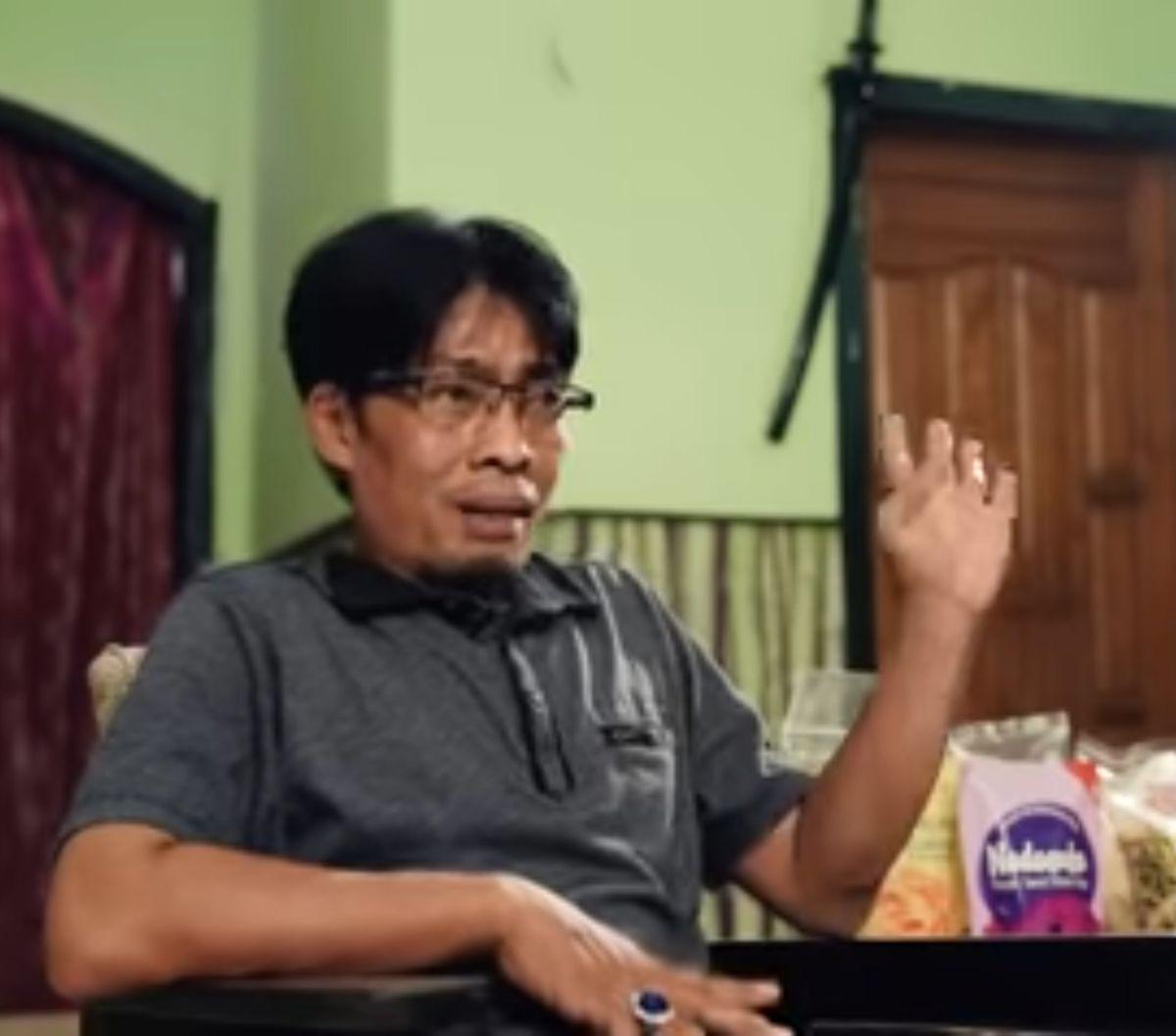 “Banyak sekali keuntungan-keuntungan yang saya dapatkan,” kata Sukamdi dalam wawancara di Channel Youtube Pecah telur, Senin(27/11).