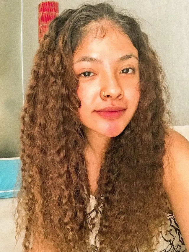 6 Potret Sara Fajira Tanpa Makeup, Bikin Pangling