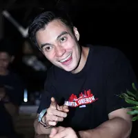 Tidak hanya Baim Wong, Tiara Eve yang menjadi bintang film Jakarta Undercover. Film yang disutradarai oleh Fajar Nugros itu juga dibintangi oleh Lukman Sardi, Oka Antara, Ganindra Bimo dan masih banyak lagi. (Nurwahyunan/Bintang.com)