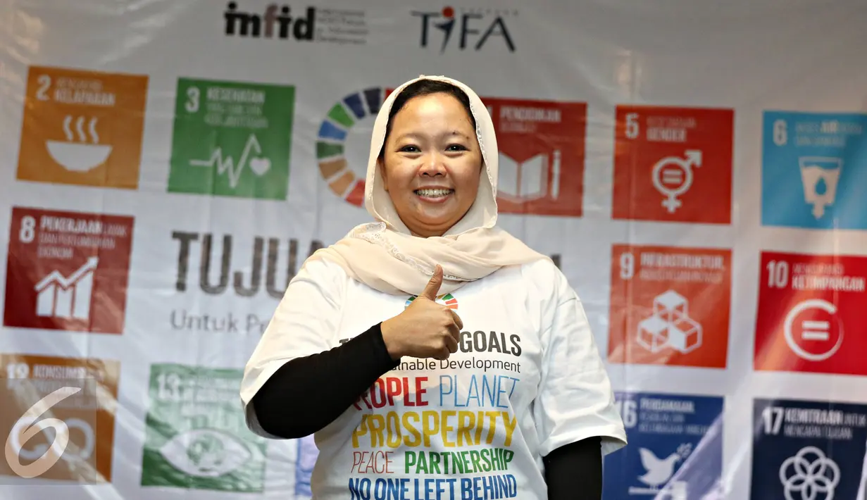 Duta Masyarakat untuk SDGs Koordinator Nasional Gusdurian Alissa Wahid hadir dalam acara launching Duta Masyarakat untuk SDGs di Jakarta, Rabu (24/2). INFID memperkenalkan lima Duta Masyarakat untuk SDGs. (Liputan6.com/Immanuel Antonius)