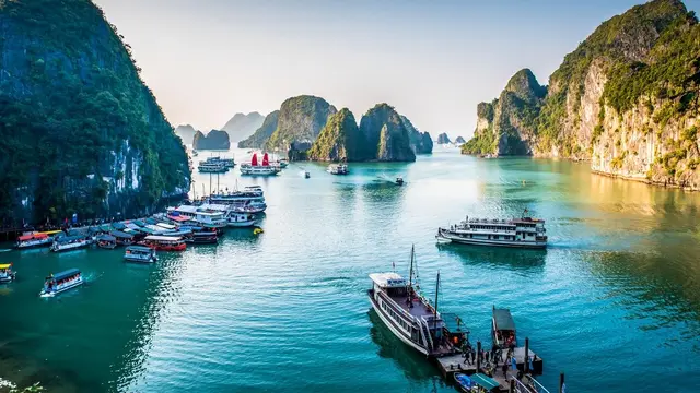 Keindahan Ha Long Bay
