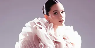 Alyssa Daguise buktikan bahwa dirinya tak hanya sekadar bumil glowing tapi juga fashionable mama [@alyssadaguise]