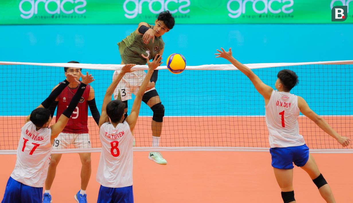 Timnas Bola Voli Putra Indonesia memastikan langkah ke final SEA Games 2025 Thailand 2025 seusai menorehkan kemenangan dramatis atas Vietnam. (Bola.com/Bagaskara Lazuardi)